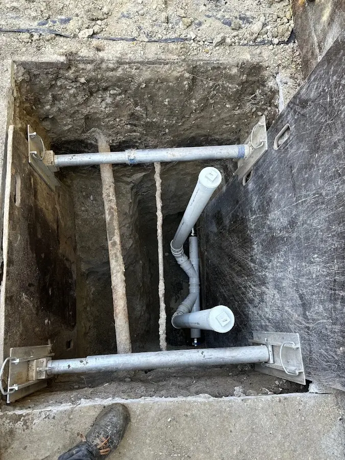Experienced plumber completing Gas Line Repair work in Venus